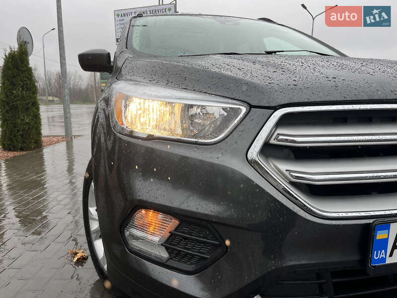 Позашляховик / Кросовер Ford Escape 2018 в Софіївській Борщагівці