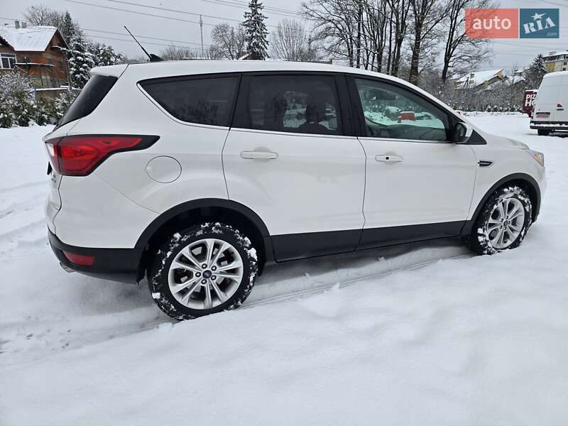 Позашляховик / Кросовер Ford Escape 2019 в Львові