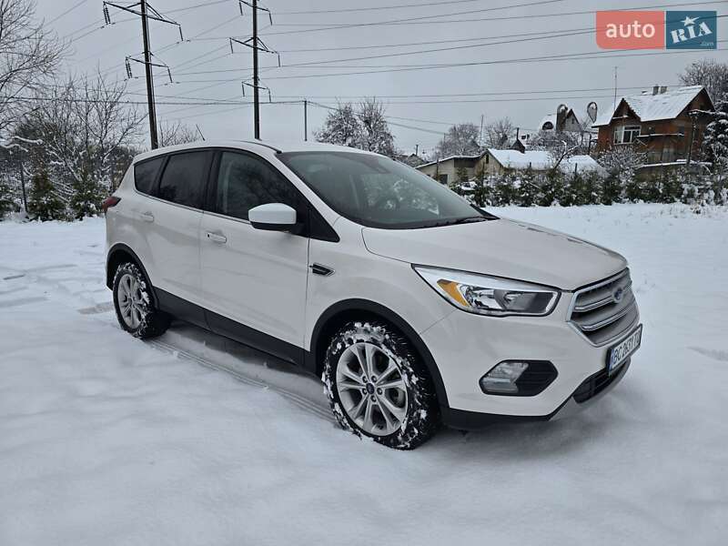 Позашляховик / Кросовер Ford Escape 2019 в Львові