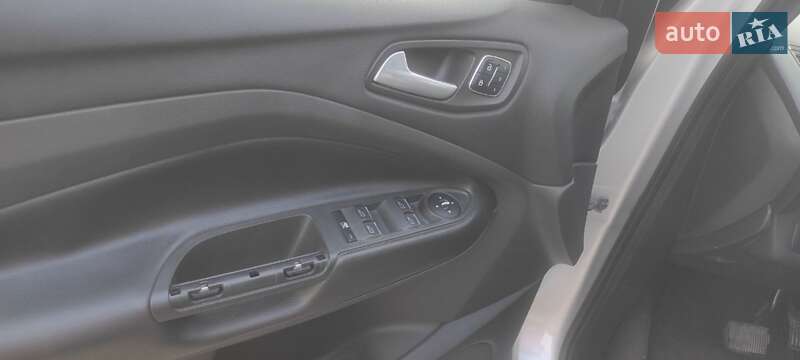 Внедорожник / Кроссовер Ford Escape 2013 в Монастыриске