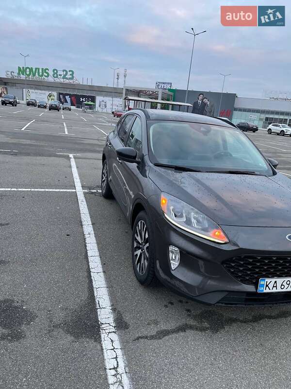 Внедорожник / Кроссовер Ford Escape 2020 в Киеве