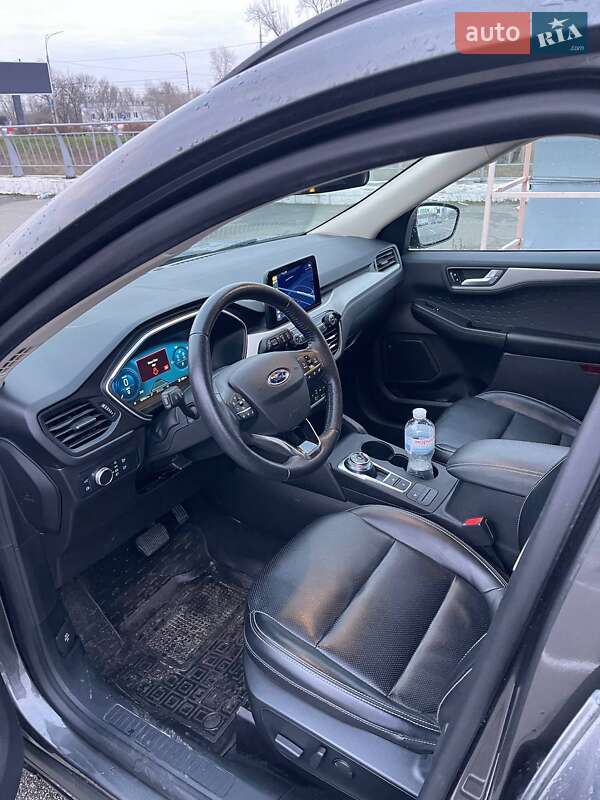 Внедорожник / Кроссовер Ford Escape 2020 в Киеве