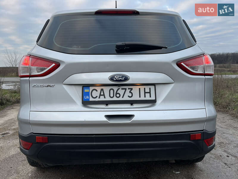 Внедорожник / Кроссовер Ford Escape 2015 в Умани