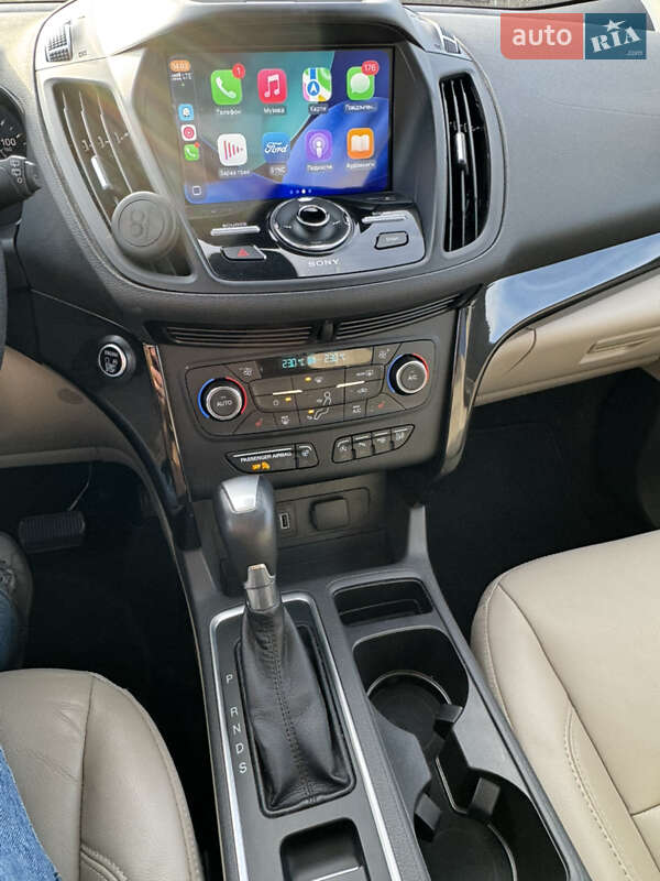 Позашляховик / Кросовер Ford Escape 2017 в Чернівцях