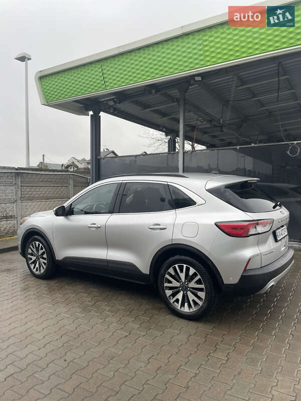 Внедорожник / Кроссовер Ford Escape 2020 в Киеве