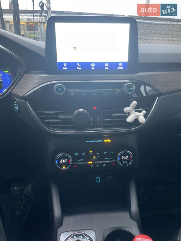 Внедорожник / Кроссовер Ford Escape 2020 в Киеве