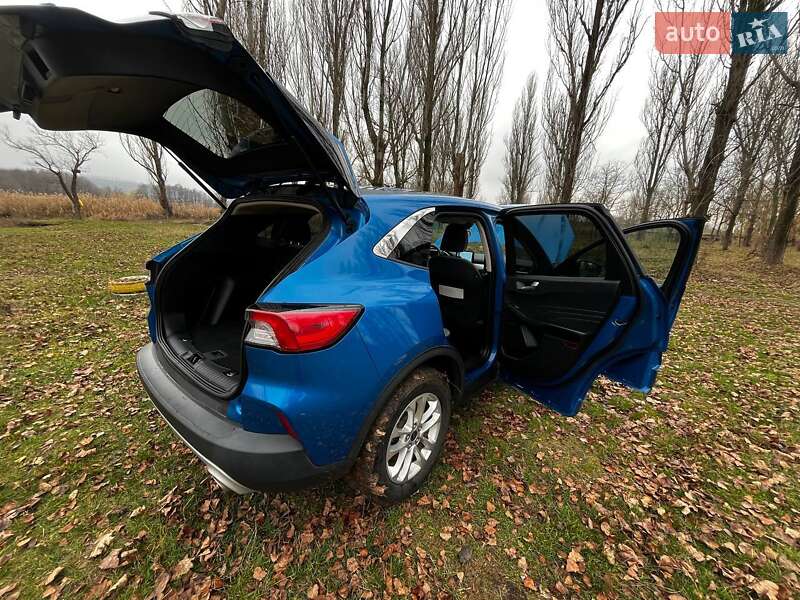 Позашляховик / Кросовер Ford Escape 2020 в Саврані