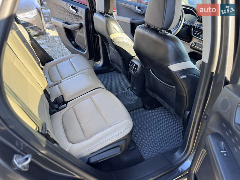 Позашляховик / Кросовер Ford Escape 2020 в Івано-Франківську