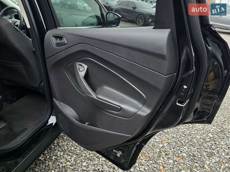 Внедорожник / Кроссовер Ford Escape 2017 в Тернополе