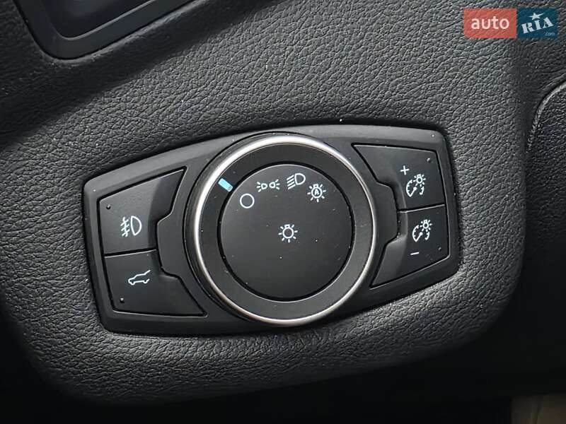 Внедорожник / Кроссовер Ford Escape 2017 в Тернополе