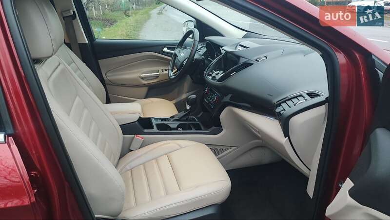 Внедорожник / Кроссовер Ford Escape 2017 в Дубно