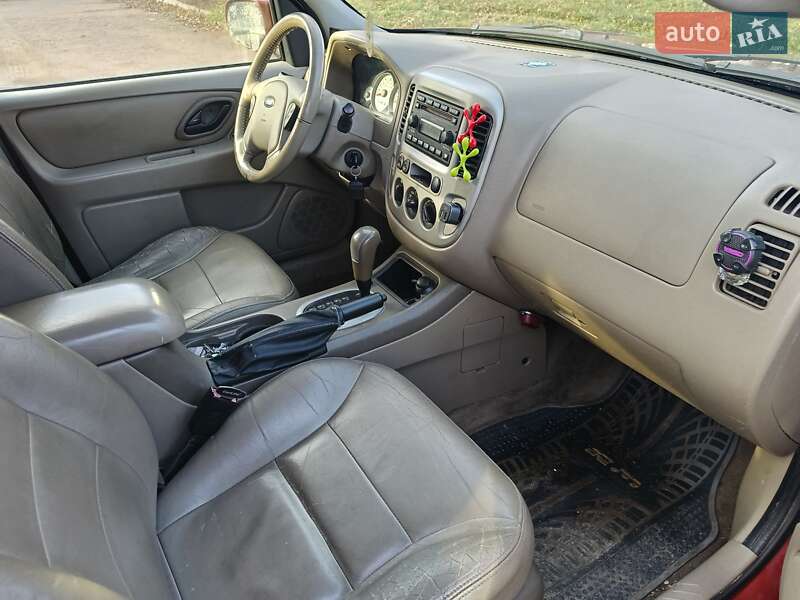 Внедорожник / Кроссовер Ford Escape 2006 в Чернигове
