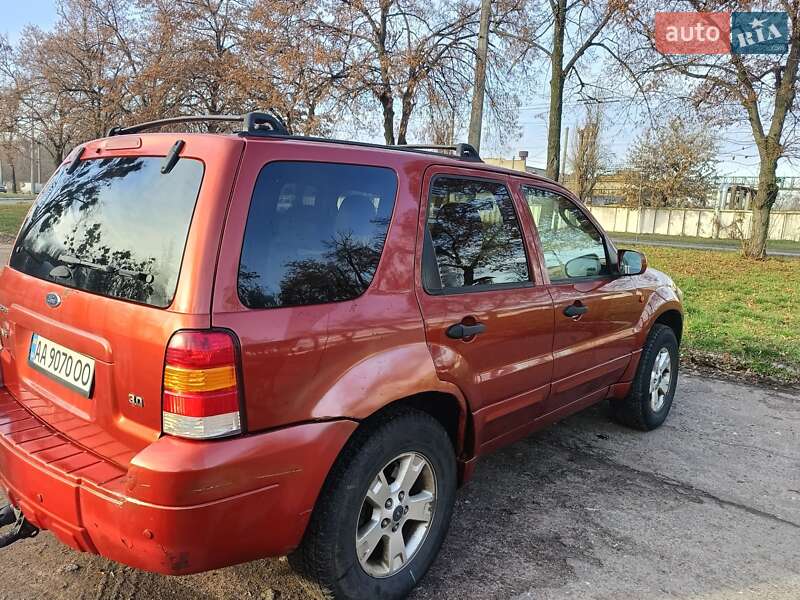 Внедорожник / Кроссовер Ford Escape 2006 в Чернигове