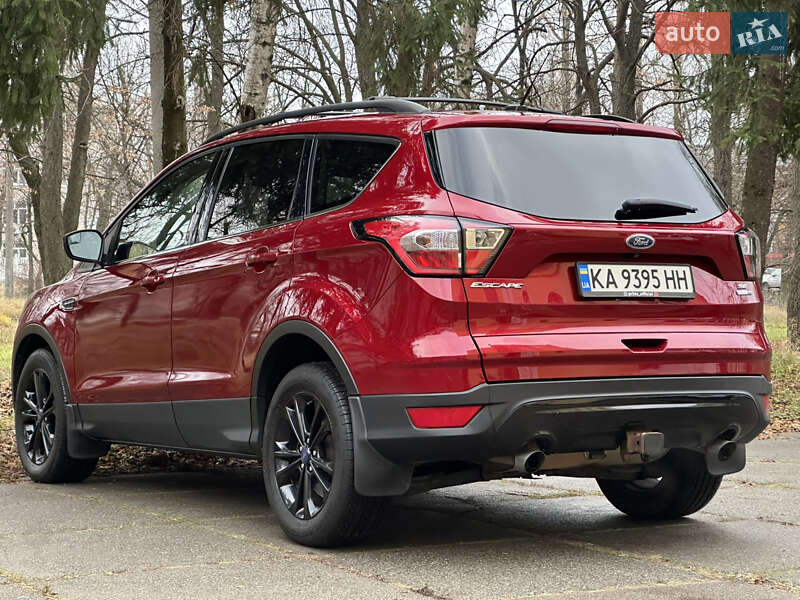 Внедорожник / Кроссовер Ford Escape 2017 в Киеве