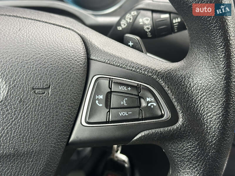 Внедорожник / Кроссовер Ford Escape 2017 в Киеве