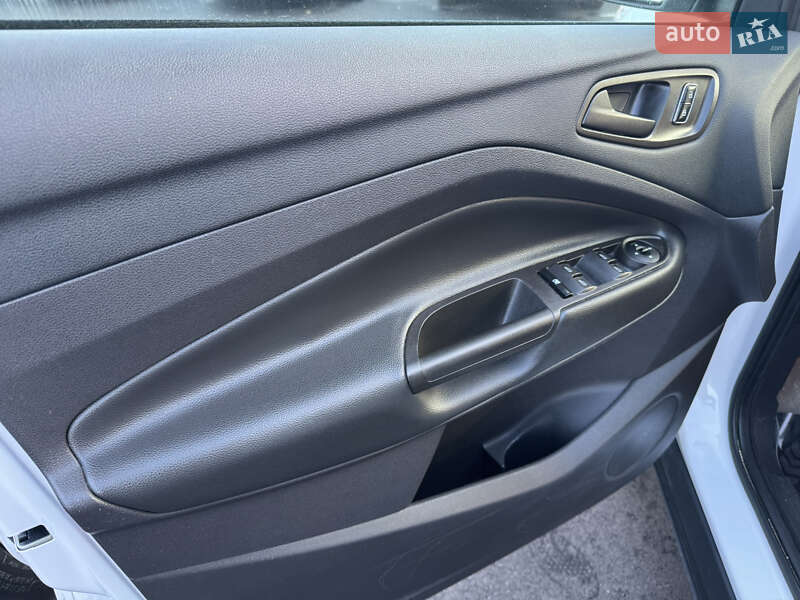 Внедорожник / Кроссовер Ford Escape 2015 в Виннице