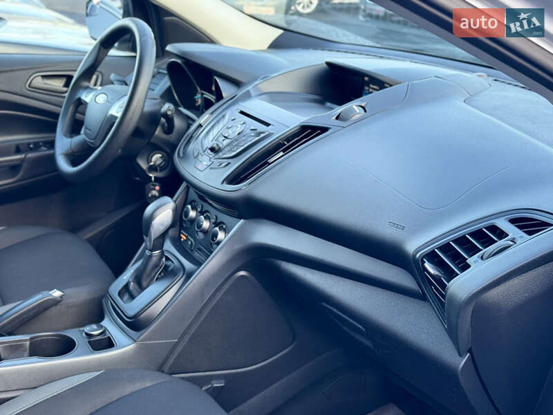 Внедорожник / Кроссовер Ford Escape 2015 в Виннице