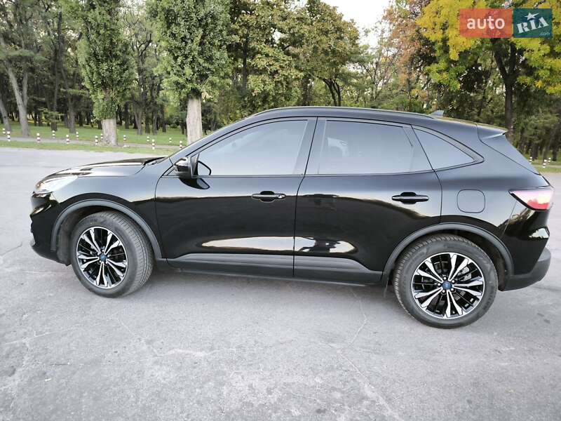 Внедорожник / Кроссовер Ford Escape 2021 в Павлограде