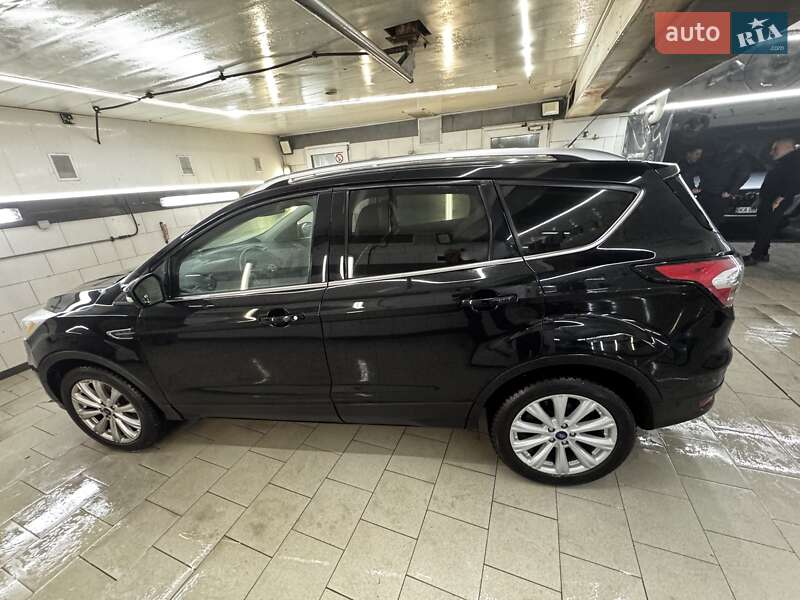 Позашляховик / Кросовер Ford Escape 2017 в Києві