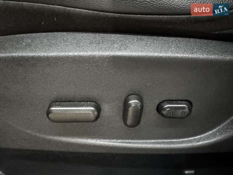 Позашляховик / Кросовер Ford Escape 2017 в Києві