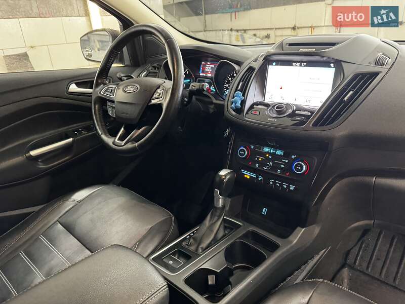 Позашляховик / Кросовер Ford Escape 2017 в Києві