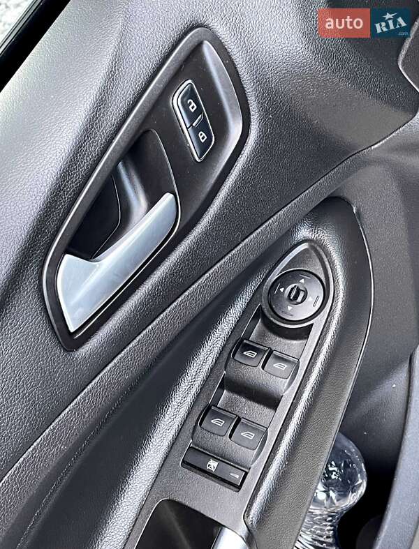 Позашляховик / Кросовер Ford Escape 2014 в Кривому Розі фото 12 Позашляховик / Кросовер Ford Escape 2014 в Кривому Розі