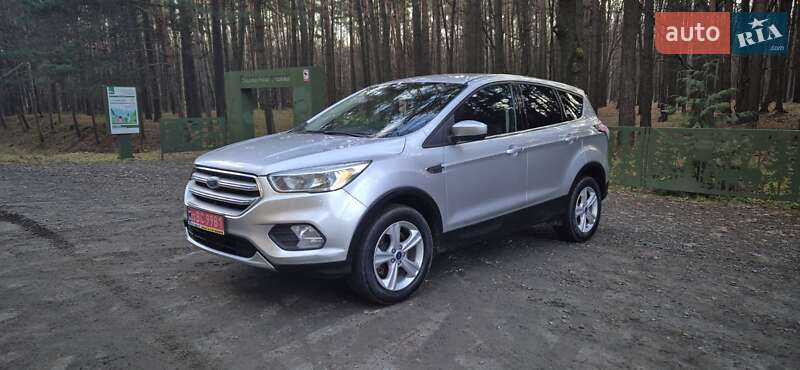 Позашляховик / Кросовер Ford Escape 2017 в Дубні
