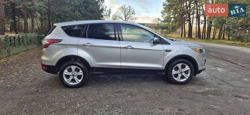 Позашляховик / Кросовер Ford Escape 2017 в Дубні