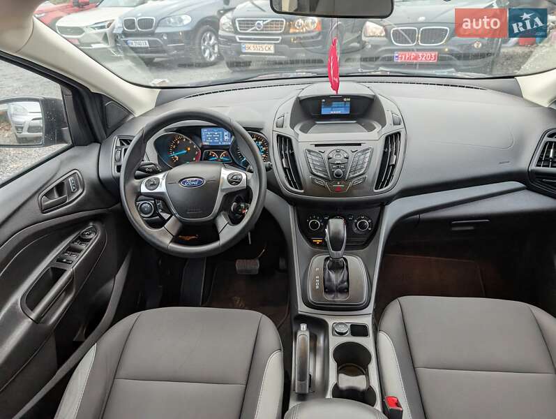 Позашляховик / Кросовер Ford Escape 2015 в Рівному