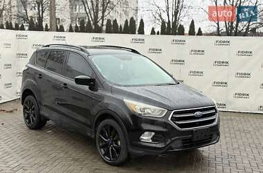Позашляховик / Кросовер Ford Escape 2017 в Луцьку