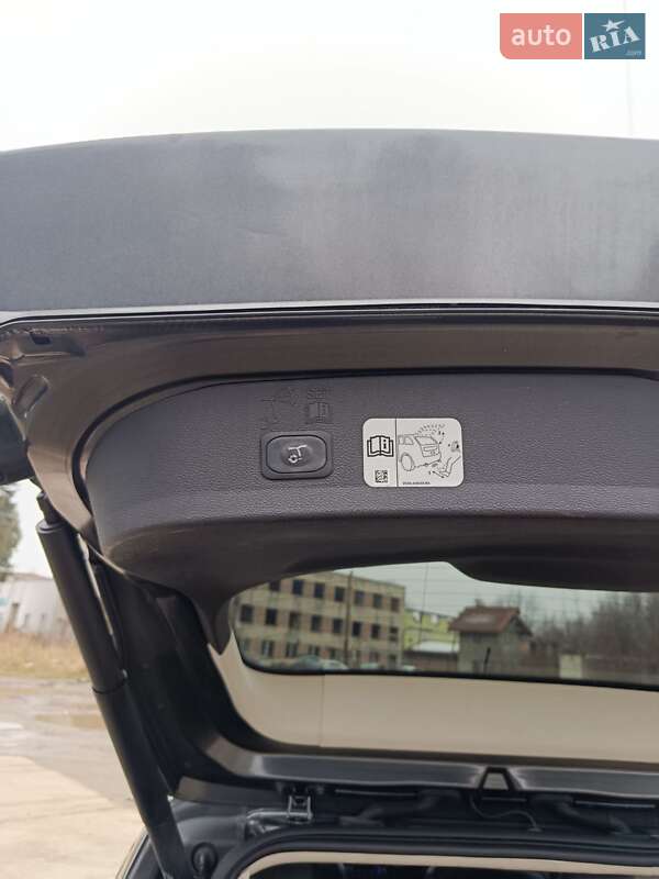 Внедорожник / Кроссовер Ford Escape 2017 в Львове