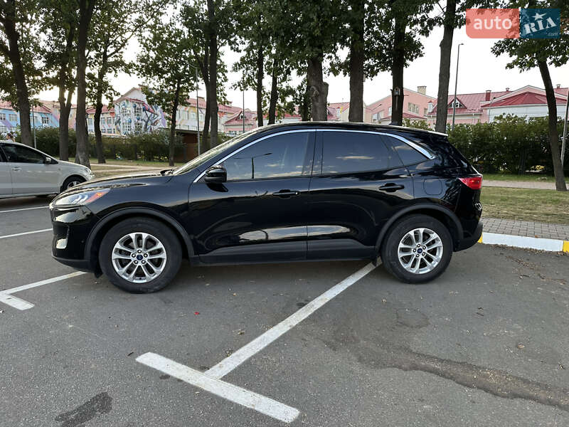 Внедорожник / Кроссовер Ford Escape 2021 в Киеве