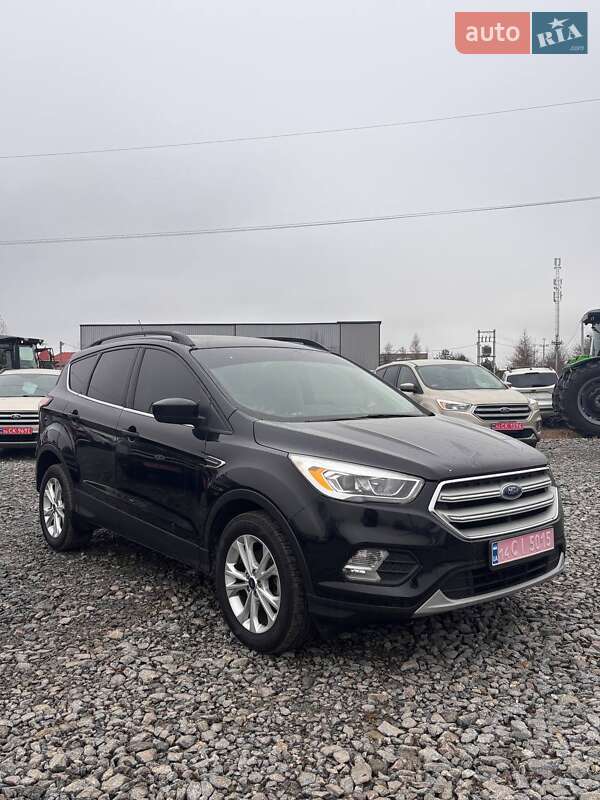 Позашляховик / Кросовер Ford Escape 2018 в Львові