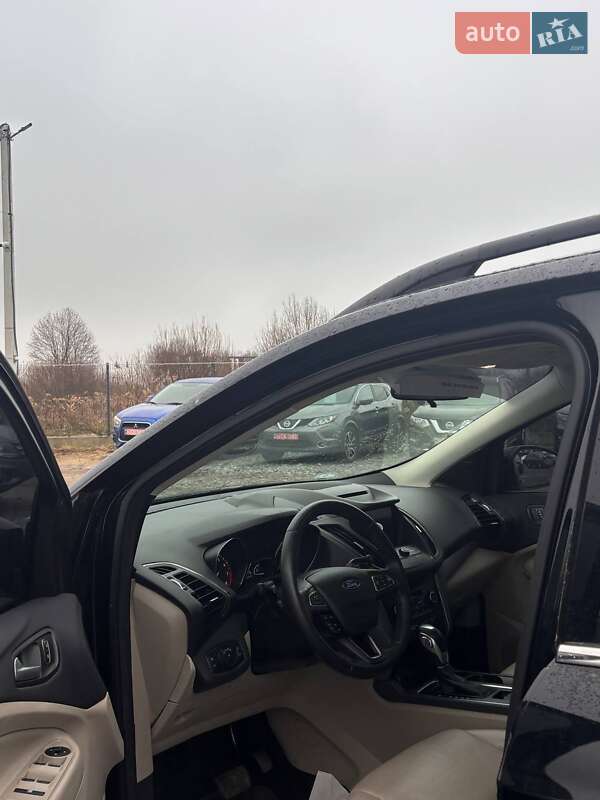 Позашляховик / Кросовер Ford Escape 2018 в Львові