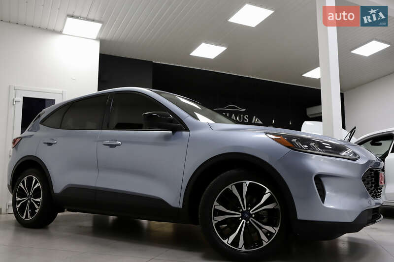 Позашляховик / Кросовер Ford Escape 2023 в Дрогобичі