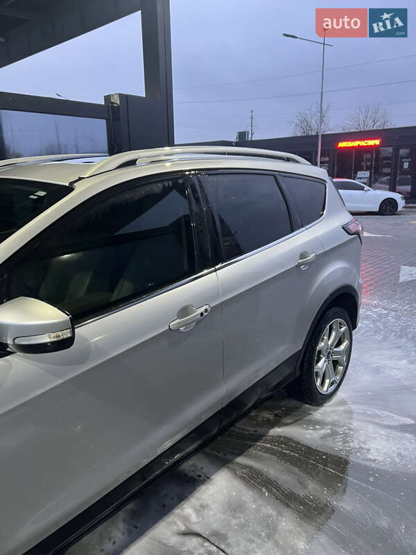 Внедорожник / Кроссовер Ford Escape 2016 в Львове