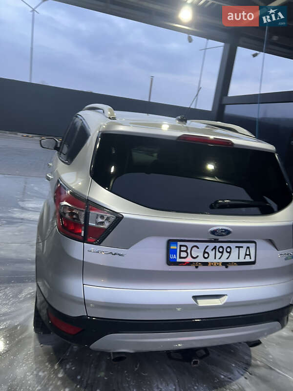 Внедорожник / Кроссовер Ford Escape 2016 в Львове