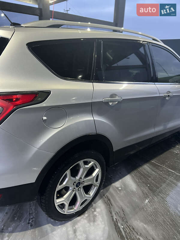 Внедорожник / Кроссовер Ford Escape 2016 в Львове