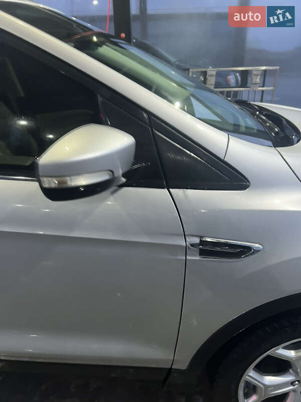 Внедорожник / Кроссовер Ford Escape 2016 в Львове