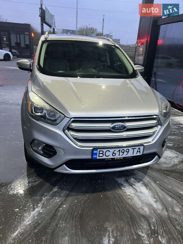 Внедорожник / Кроссовер Ford Escape 2016 в Львове