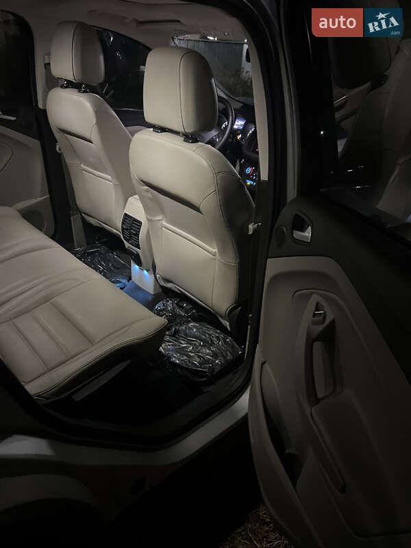 Внедорожник / Кроссовер Ford Escape 2016 в Львове