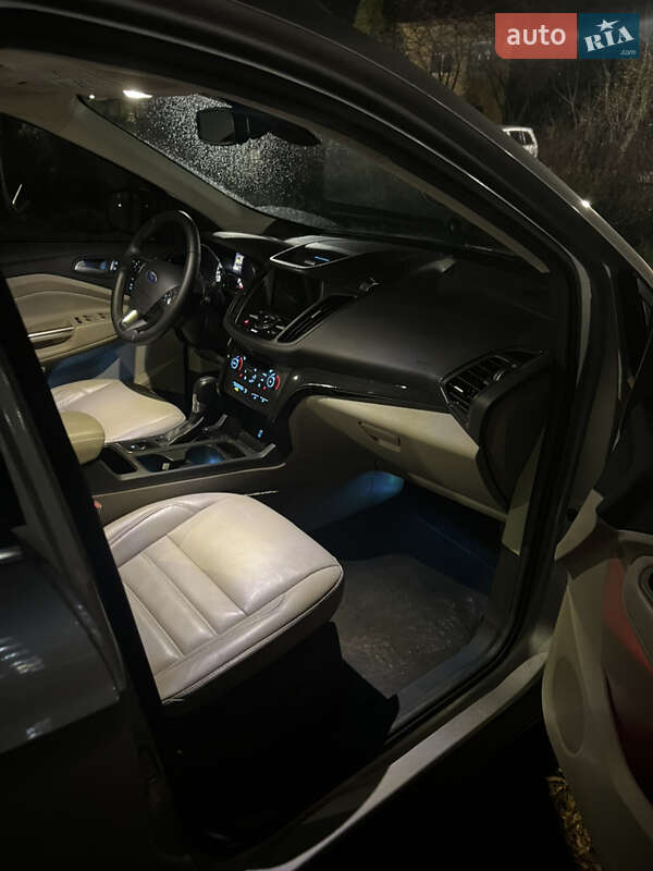 Внедорожник / Кроссовер Ford Escape 2016 в Львове