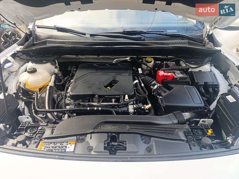 Внедорожник / Кроссовер Ford Escape 2020 в Нововолынске