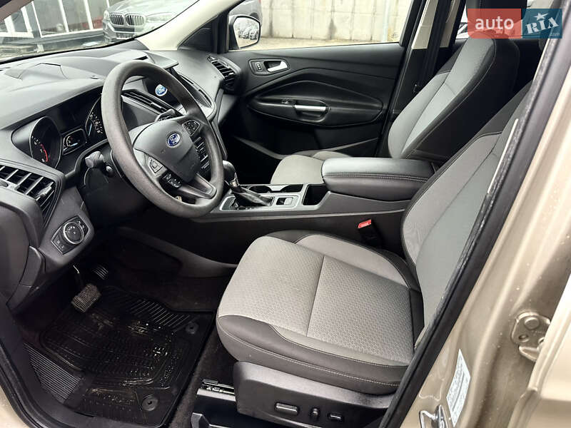 Внедорожник / Кроссовер Ford Escape 2018 в Львове