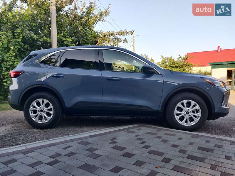 Внедорожник / Кроссовер Ford Escape 2023 в Золочеве фото 5 Внедорожник / Кроссовер Ford Escape 2023 в Золочеве