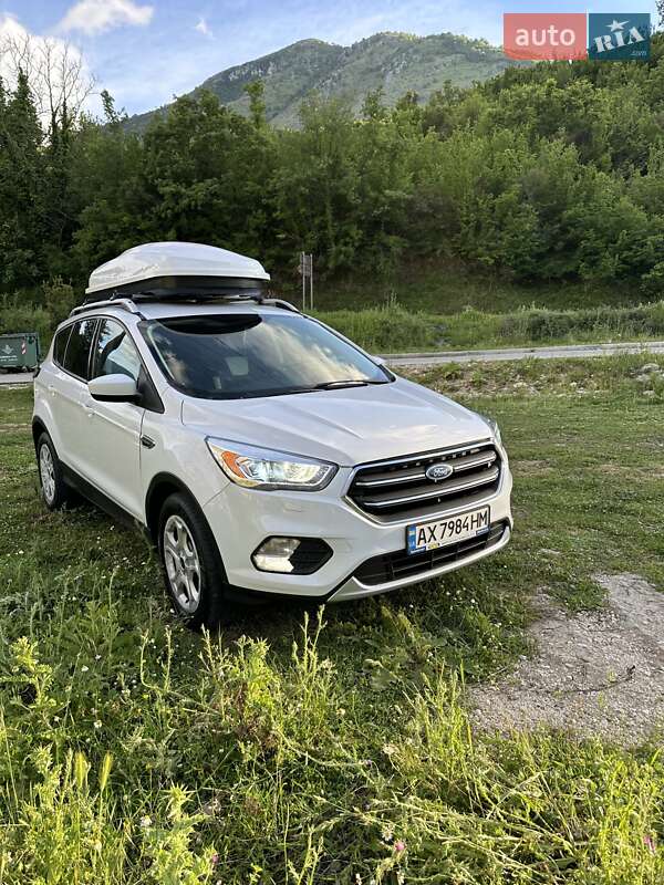 Внедорожник / Кроссовер Ford Escape 2018 в Харькове