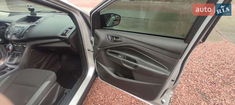 Позашляховик / Кросовер Ford Escape 2015 в Трускавці