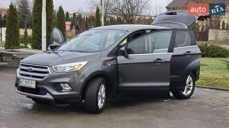 Внедорожник / Кроссовер Ford Escape 2016 в Самборе
