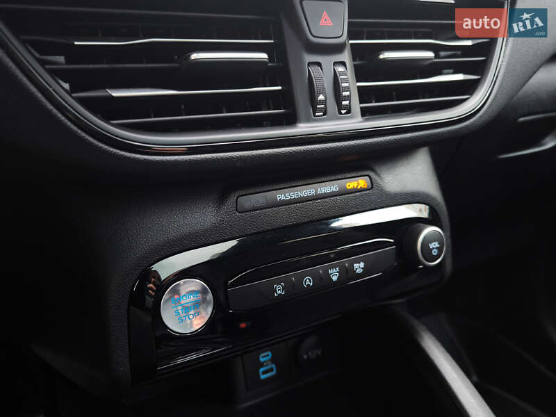 Внедорожник / Кроссовер Ford Escape 2023 в Ивано-Франковске