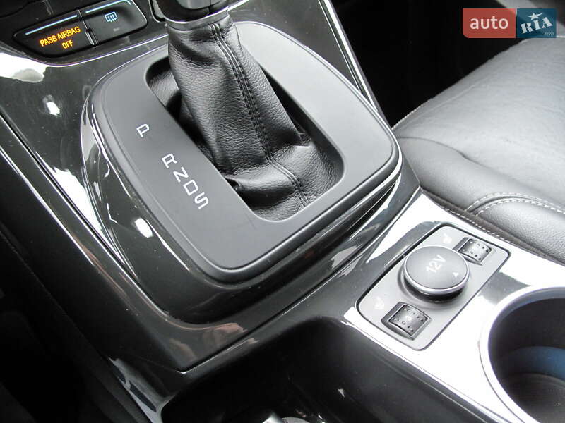 Внедорожник / Кроссовер Ford Escape 2016 в Киеве